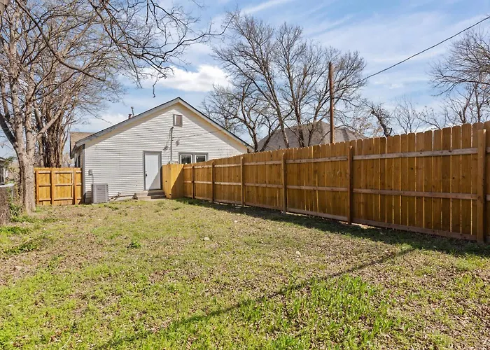 Stylish 1-bedroom Retreat In Worth *